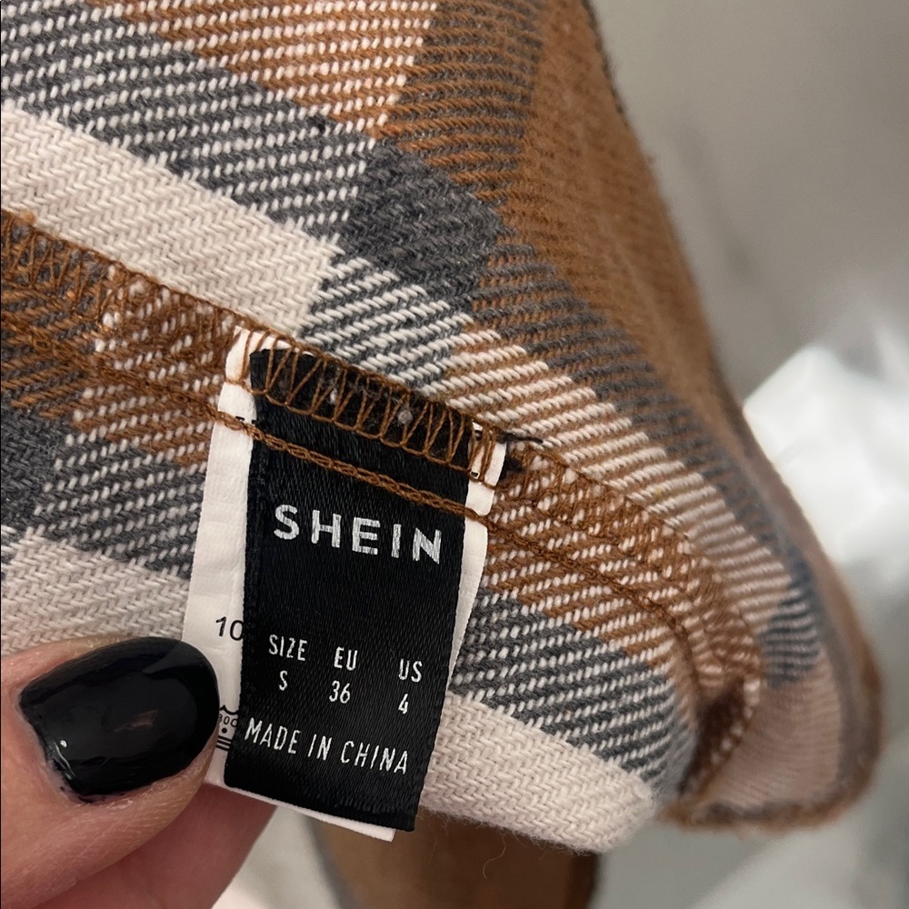 Plaid Button-Up Flannel Shirt - Picture 6 of 7